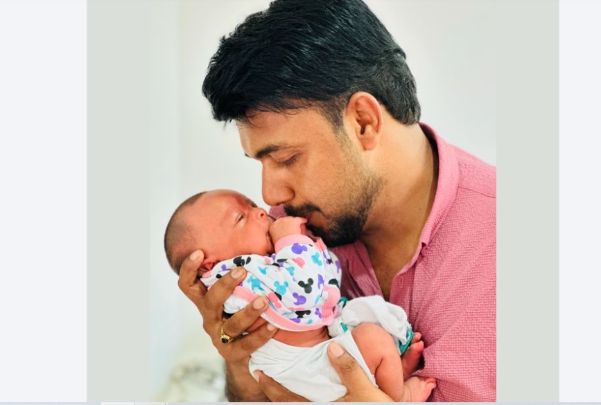 saleem kodathoor with baby of his sister